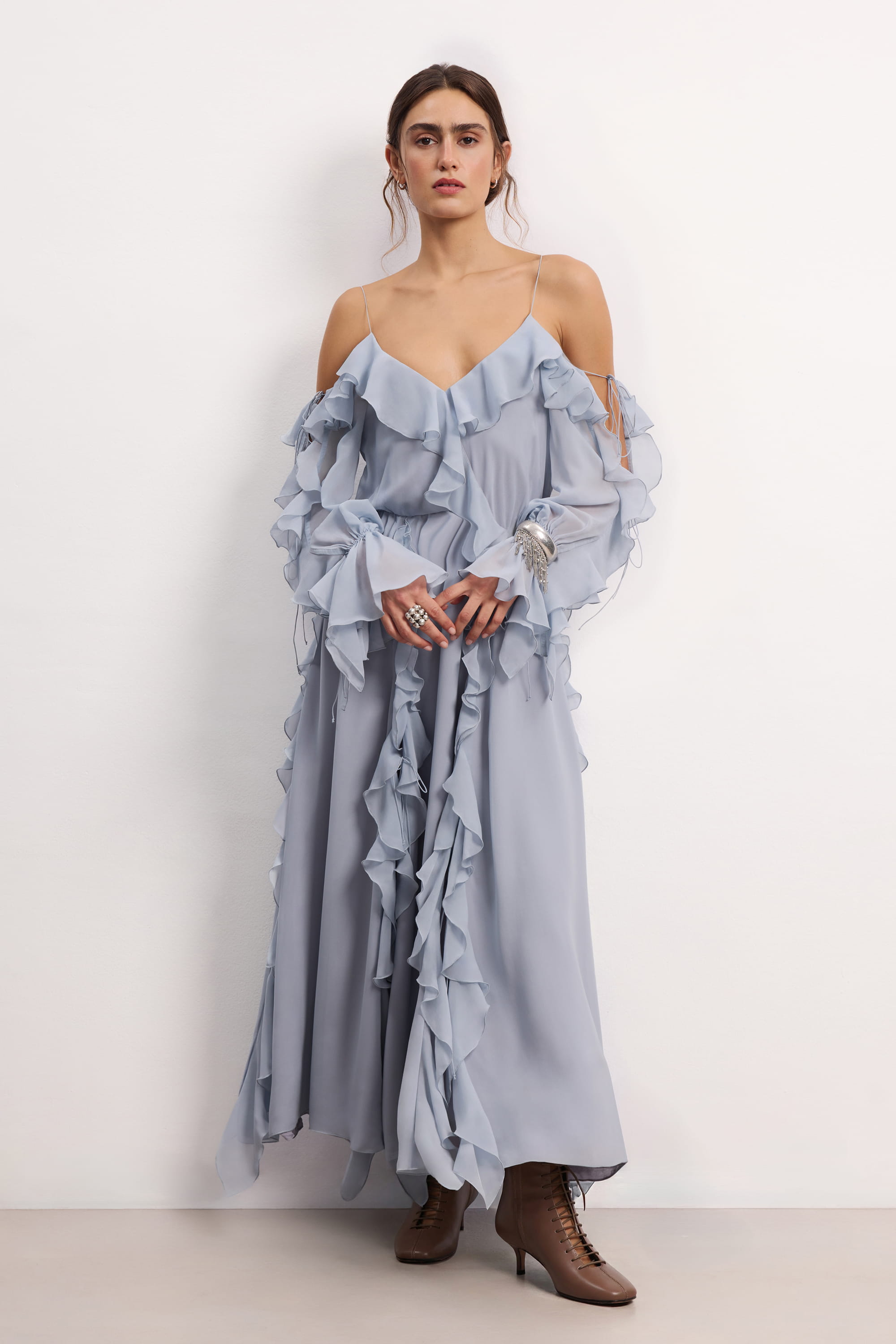 Flowy maxi dress with sleeves and wide skirt | Morning Forest